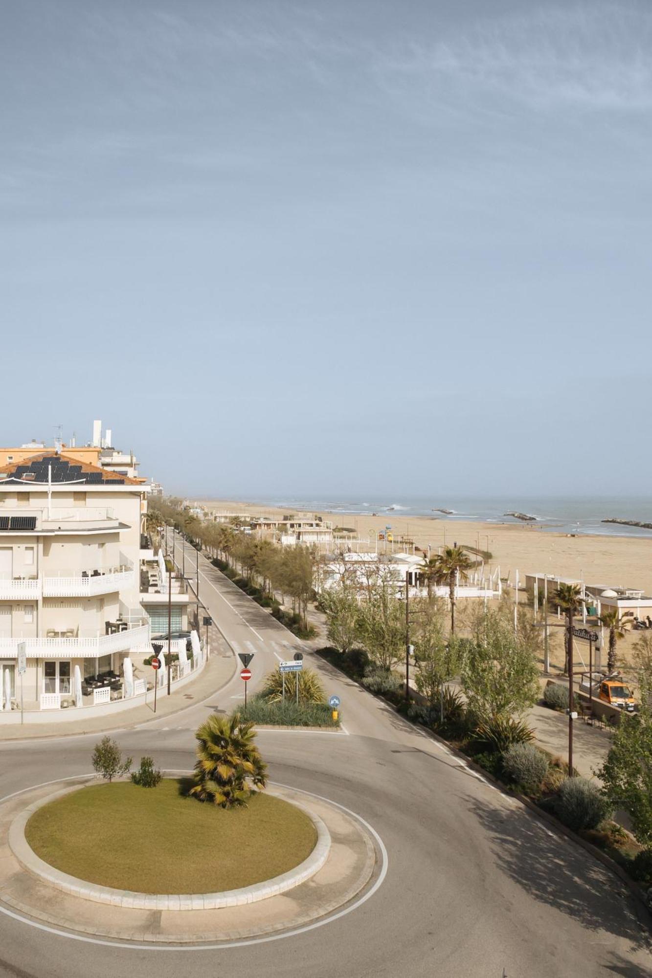 Gabbiano Apartments Rimini Ngoại thất bức ảnh