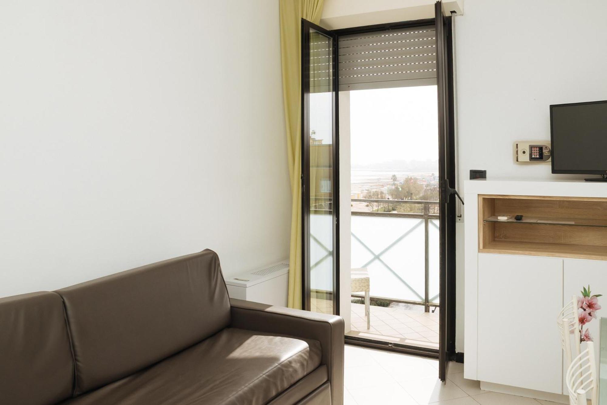 Gabbiano Apartments Rimini Ngoại thất bức ảnh